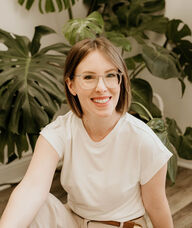 Book an Appointment with Lindsay Ropp for Osteopathy