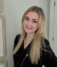 Book an Appointment with Samantha MacMillan for Facial Treatments