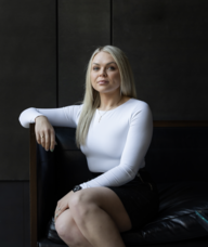 Book an Appointment with Sara Vanden Beukel for Injectables