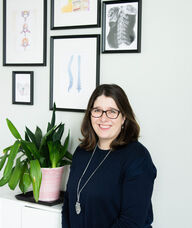 Book an Appointment with Dr. Sophia da Silva for Chiropractic